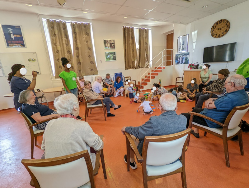 Atelier intergénérationnel avec le Relais Petite Enfance d’Avon