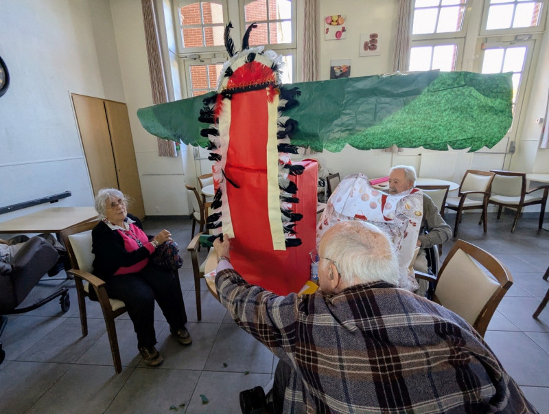 Journée de solidarité (suite) Des résidents investis dans la décoration